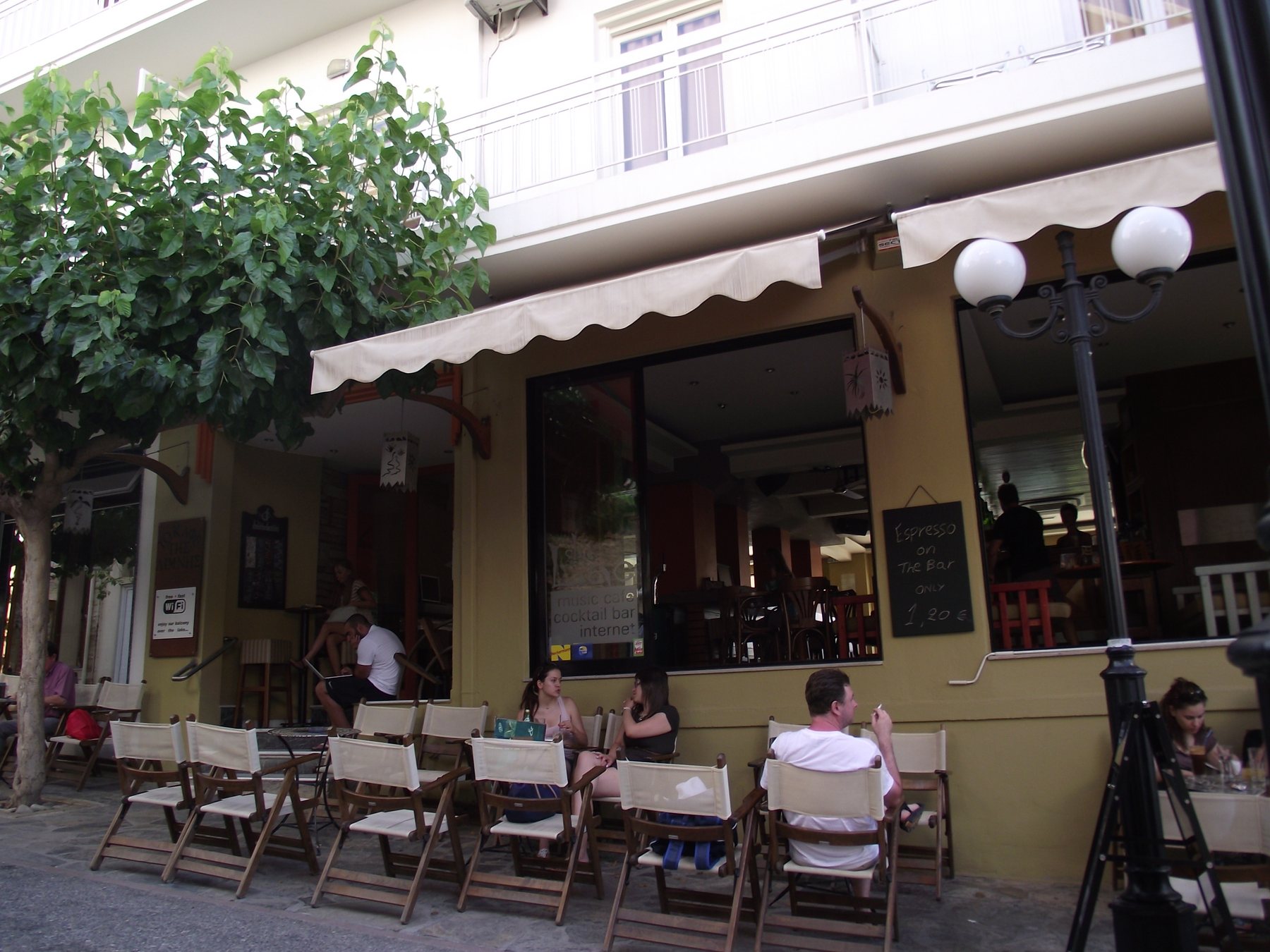 Straßencafé auf Kreta